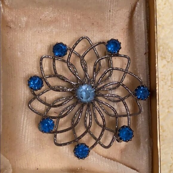 Vintage Goldtone Floral‎ Pins Set of 5 - Picture 2 of 6